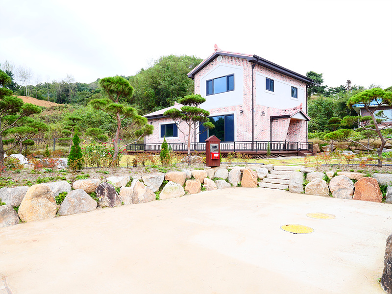 경기 양평군 개군면 - 2차선 마을길과 접해진 남향의 전원주택